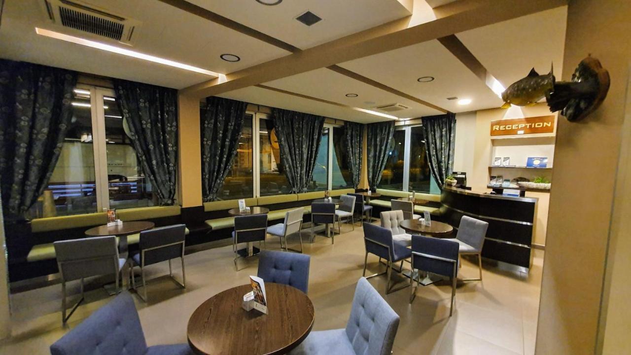 Hotel Zvonimir Otočac Exterior foto
